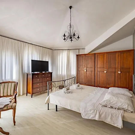Vakantiehuis Darko - With Parking Split